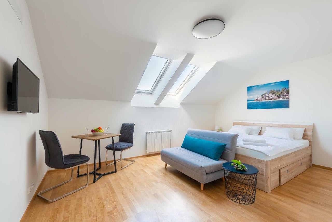Ferdinand Apartment Praha Eksteriør bilde