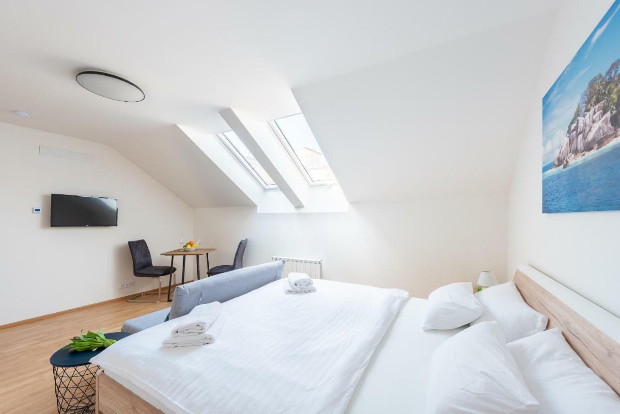 Ferdinand Apartment Praha Eksteriør bilde